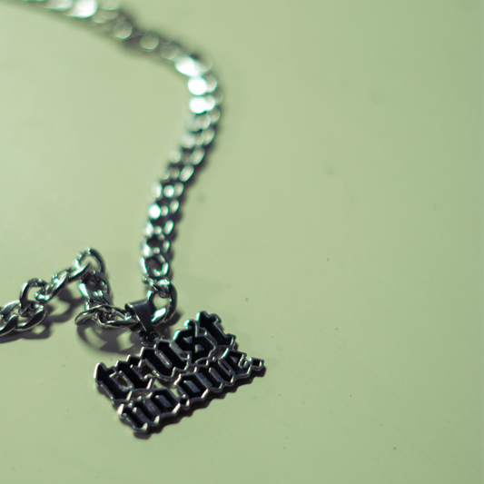 TRUST NO ONE chain